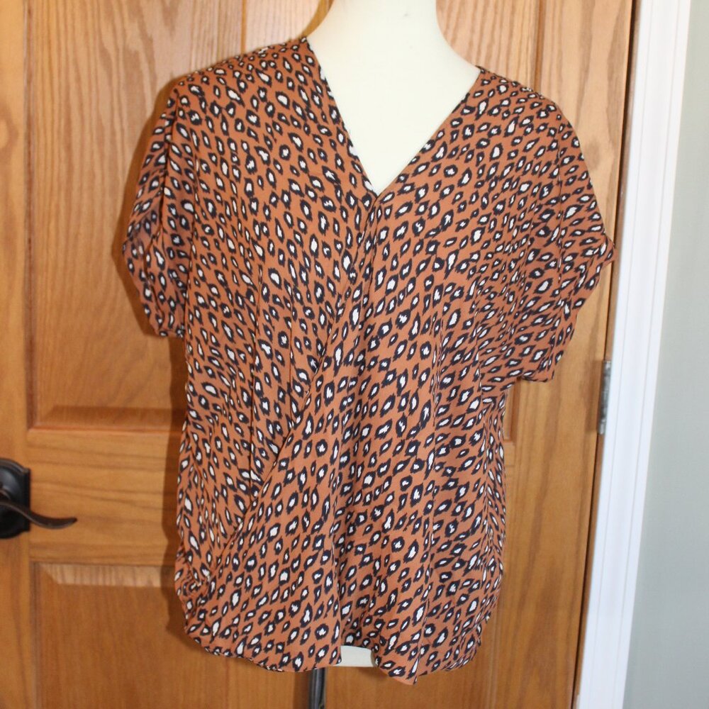 W5 Women's XL Cheetah Animal Print Pattern Brown Lightweight Blouse Top